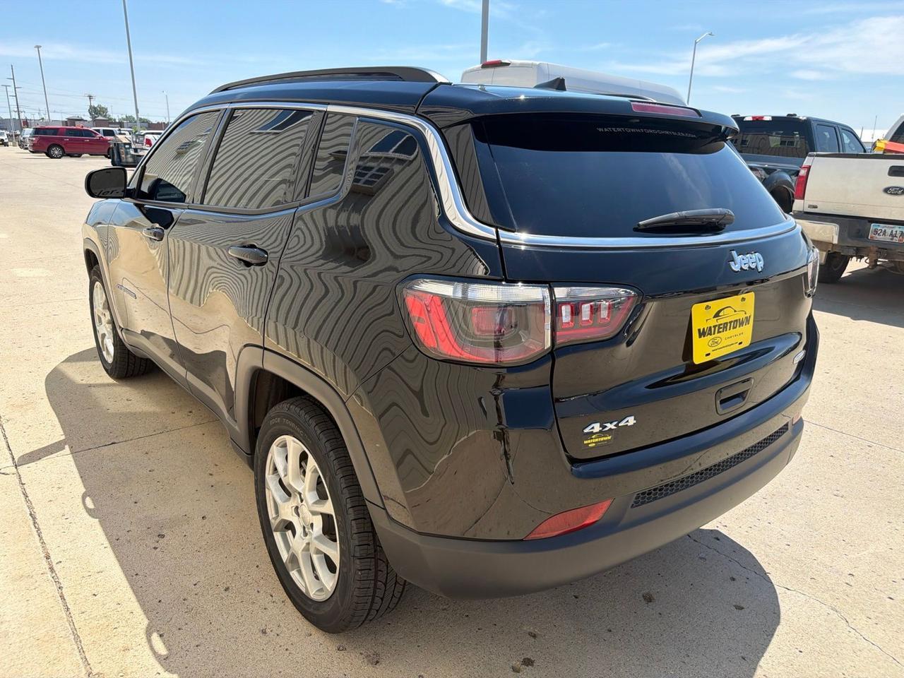 2023 Jeep Compass Latitude Lux Watertown SD