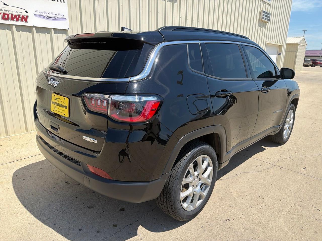 2023 Jeep Compass Latitude Lux Watertown SD