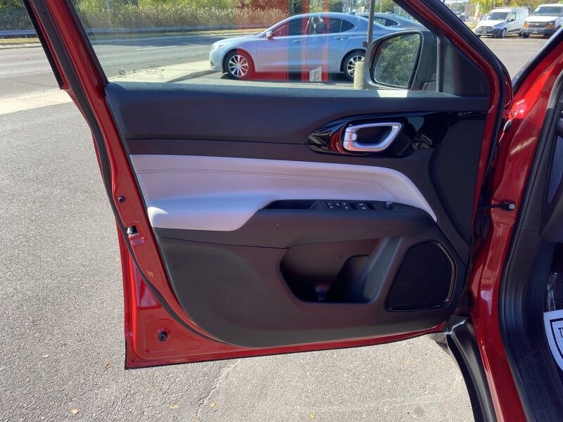 2023 Jeep Compass Limited Bristol  PA