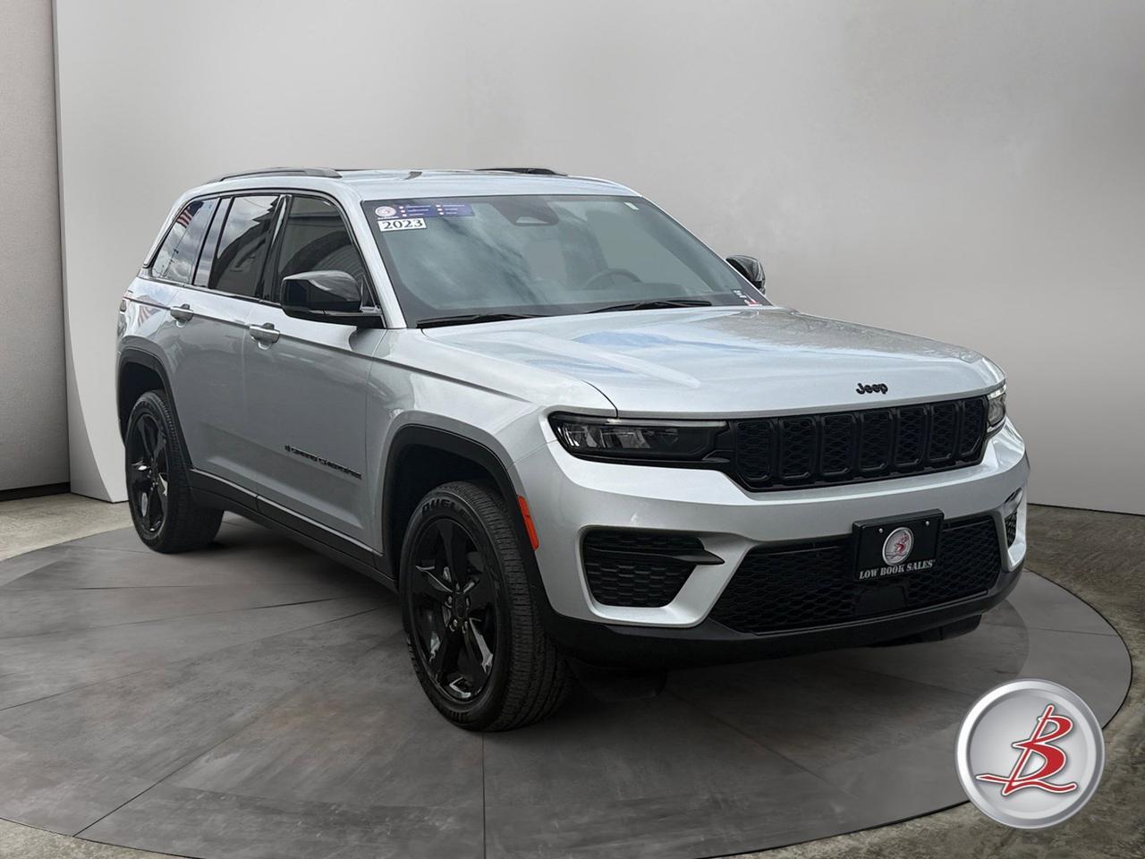 2023 Jeep GRAND CHEROKEE