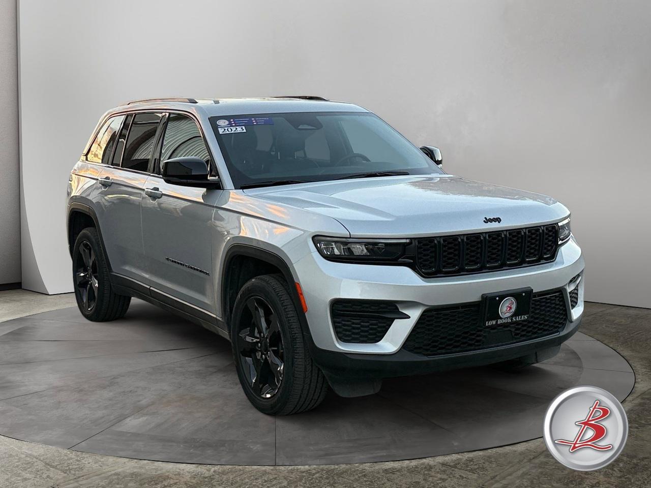 2023 Jeep GRAND CHEROKEE Altitude