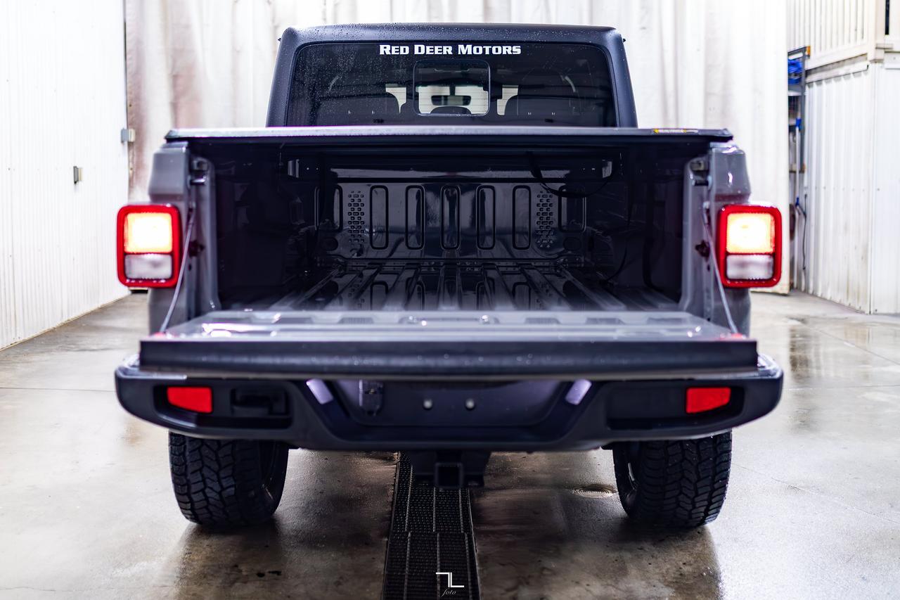2023 Jeep Gladiator 4x4 Sport S Leather Nav BCam Red Deer AB