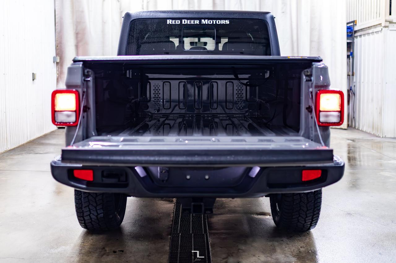 2023 Jeep Gladiator 4x4 Sport S Leather Nav BCam Red Deer AB