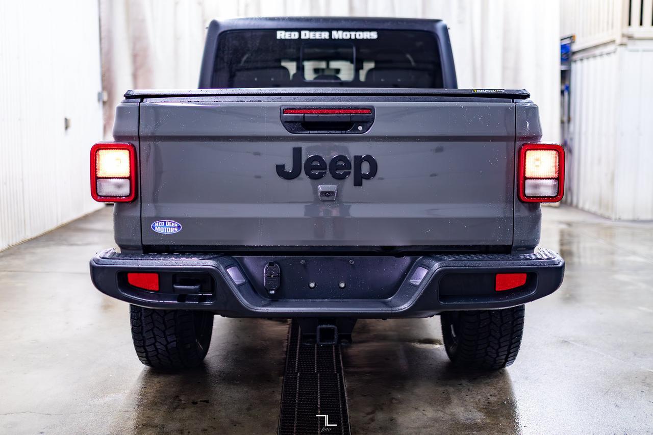 2023 Jeep Gladiator 4x4 Sport S Leather Nav BCam Red Deer AB