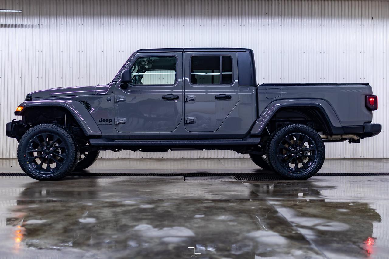 2023 Jeep Gladiator 4x4 Sport S Leather Nav BCam Red Deer AB