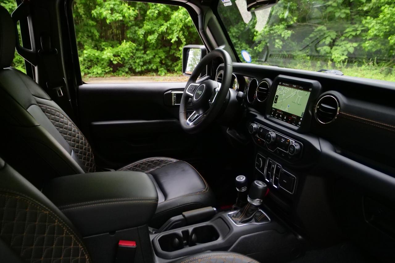 2023 Jeep Gladiator High Altitude 4X4 / Turbo Diesel / Nappa Leather! High Point NC