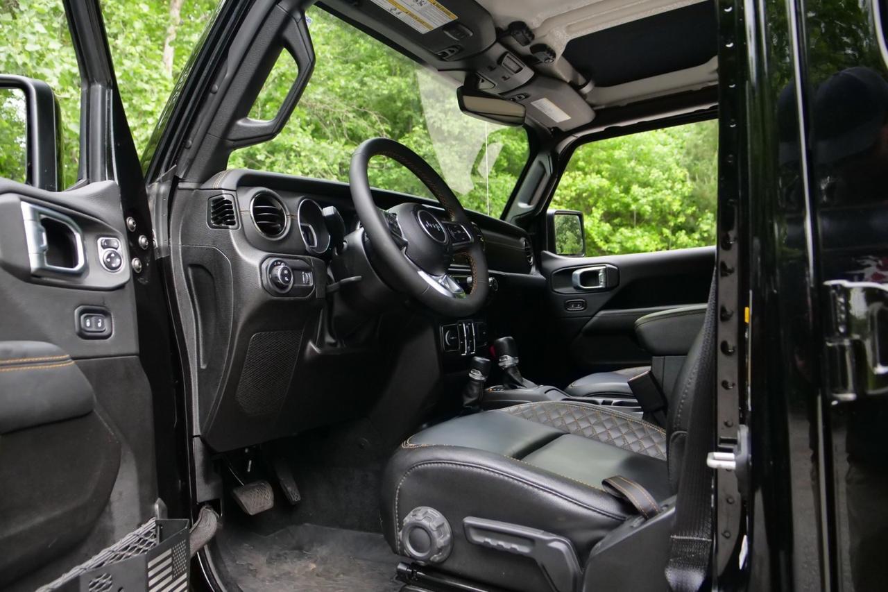 2023 Jeep Gladiator High Altitude 4X4 / Turbo Diesel / Nappa Leather! High Point NC