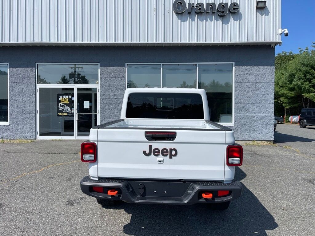 2023 Jeep Gladiator MOJAVE 4X4 Orange MA