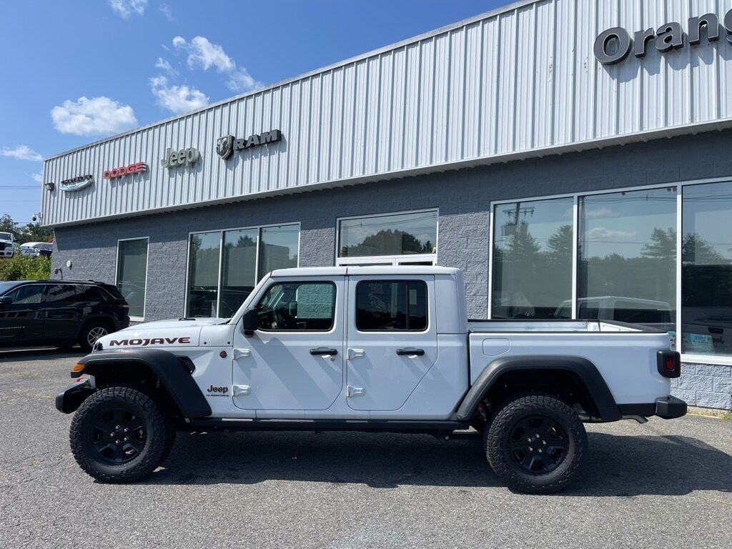 2023 Jeep Gladiator MOJAVE 4X4 Orange MA