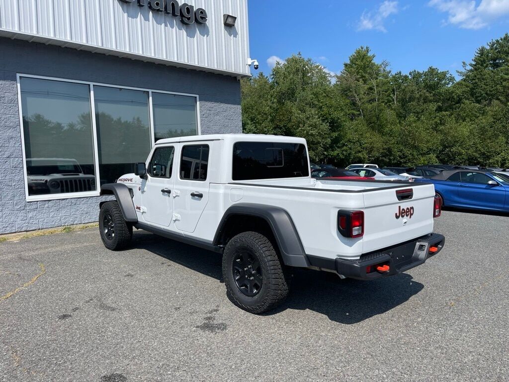2023 Jeep Gladiator MOJAVE 4X4 Orange MA
