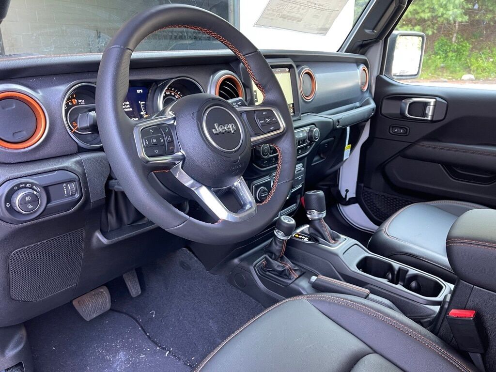2023 Jeep Gladiator MOJAVE 4X4 Orange MA