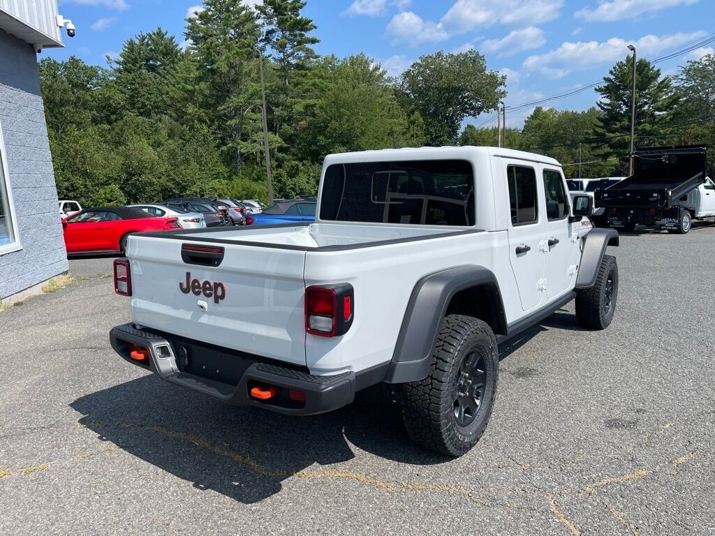2023 Jeep Gladiator MOJAVE 4X4 Orange MA