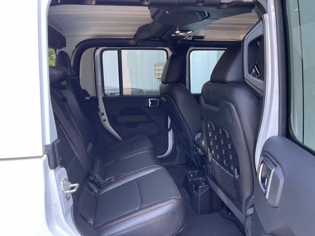 2023 Jeep Gladiator MOJAVE 4X4 Orange MA