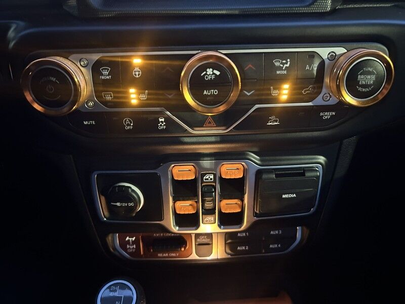 2023 Jeep Gladiator Mojave - 1-OWNER - ONLY 7K MILES Whitinsville MA