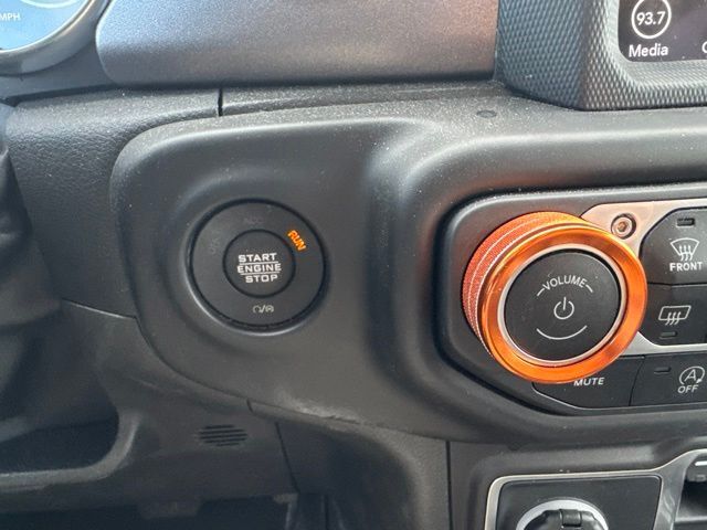 2023 Jeep Gladiator Mojave Random Lake WI