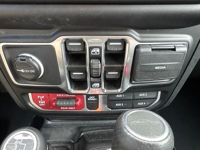2023 Jeep Gladiator Mojave Random Lake WI