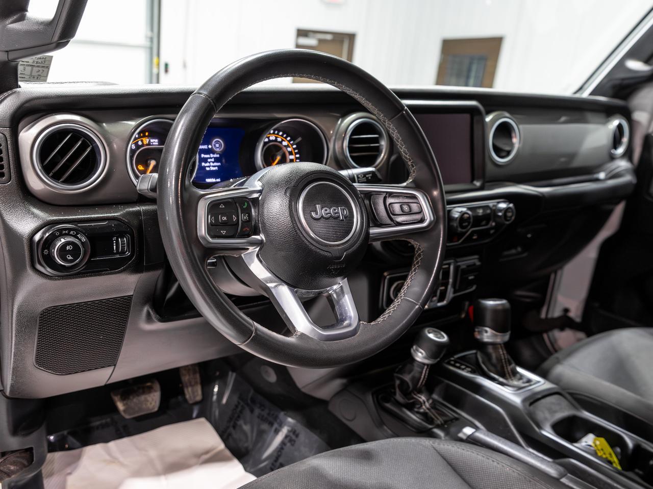 2023 Jeep Gladiator Overland 4WD Cranberry PA
