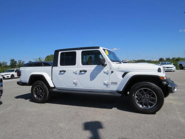 2023 Jeep Gladiator Overland Wilson NC