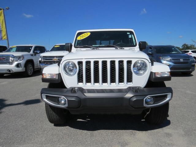 2023 Jeep Gladiator Overland Wilson NC