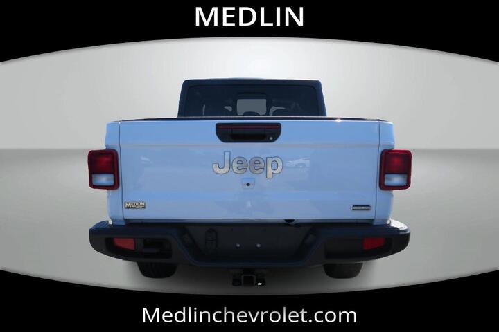 2023 Jeep Gladiator Overland Wilson NC