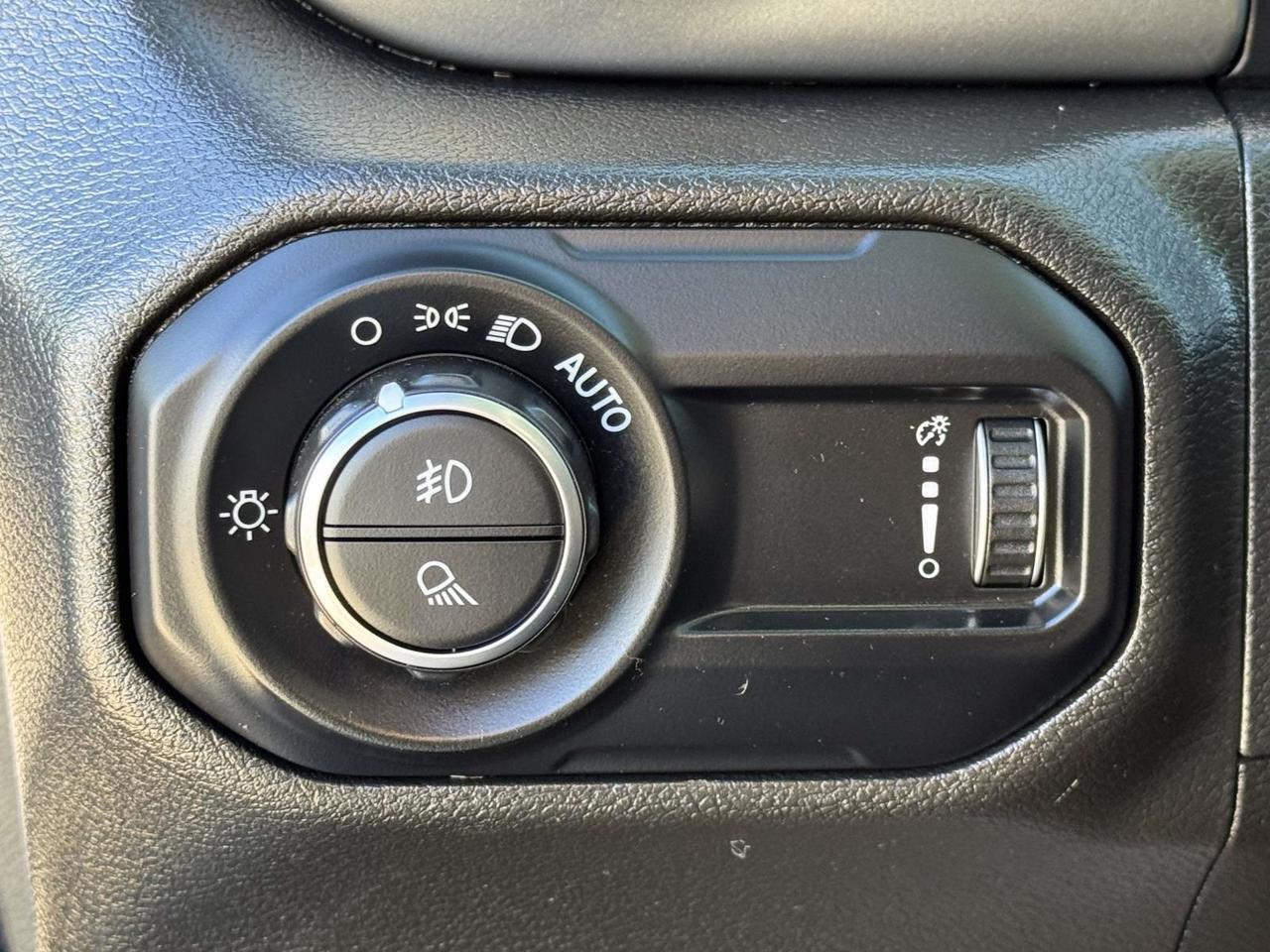 2023 Jeep Gladiator Overland Fredericksburg VA