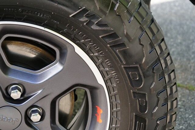 2023 Jeep Gladiator Rubicon 4X4 / Heated Leather Seats / Truck Cap! High Point NC