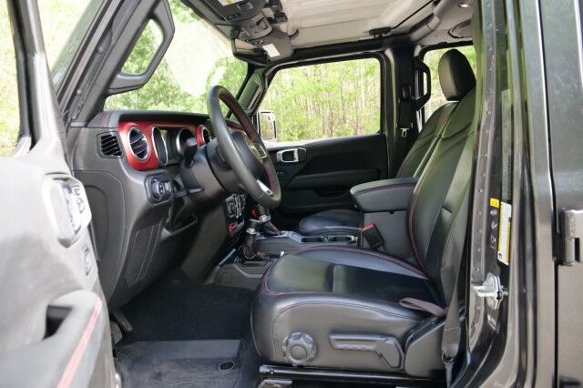 2023 Jeep Gladiator Rubicon 4X4 / Heated Leather Seats / Truck Cap! High Point NC