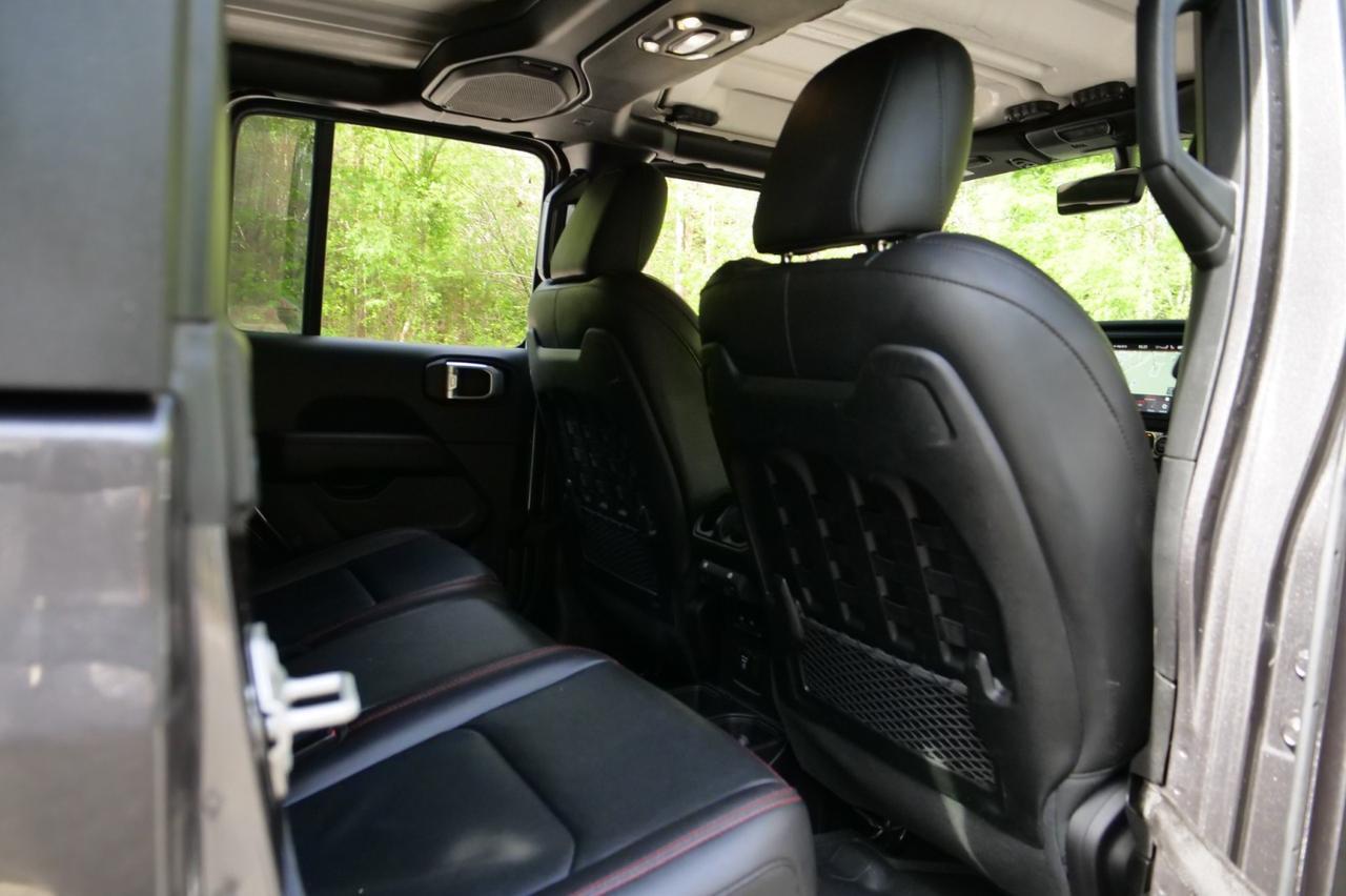 2023 Jeep Gladiator Rubicon 4X4 / Heated Leather Seats / Truck Cap! Lincolnton NC