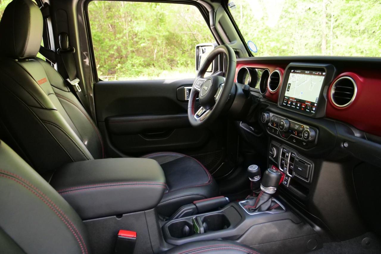 2023 Jeep Gladiator Rubicon 4X4 / Heated Leather Seats / Truck Cap! Lincolnton NC