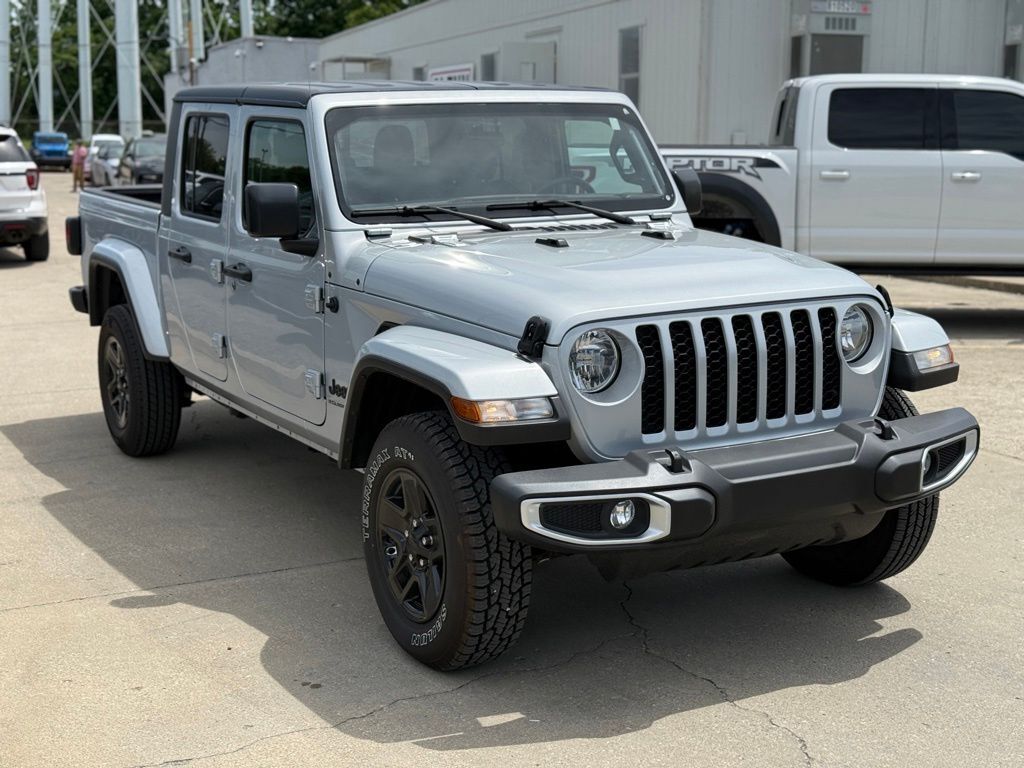 2023 Jeep Gladiator Sport S Crestwood KY