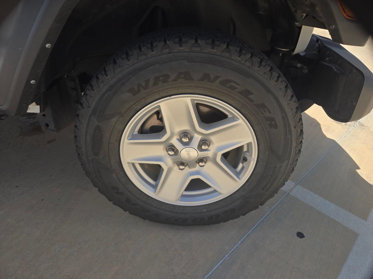 2023 Jeep Gladiator Sport S Castroville TX