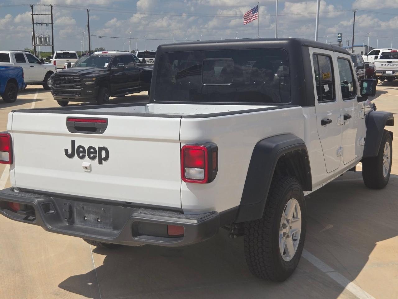 2023 Jeep Gladiator Sport S Castroville TX