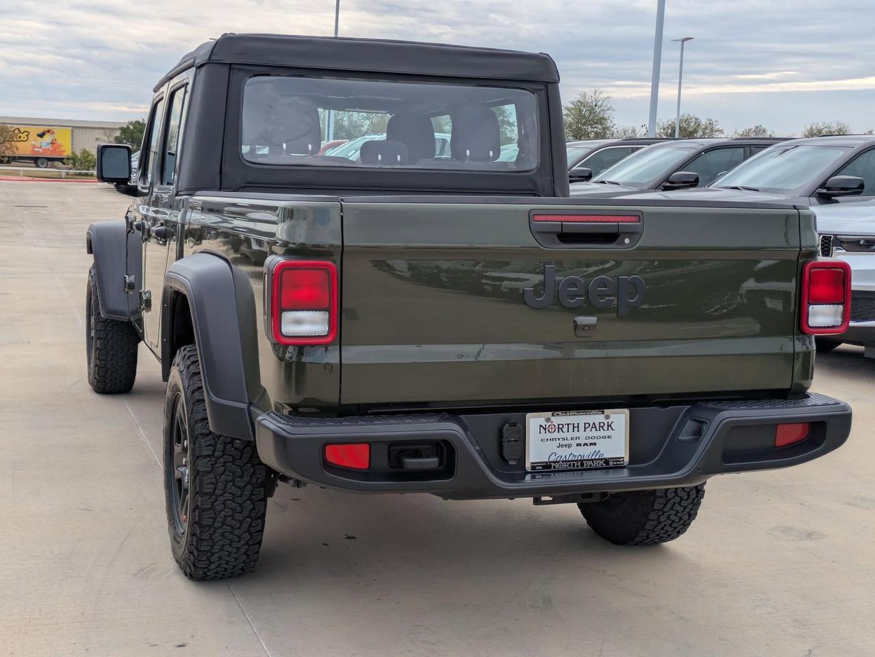 2023 Jeep Gladiator Sport Castroville TX