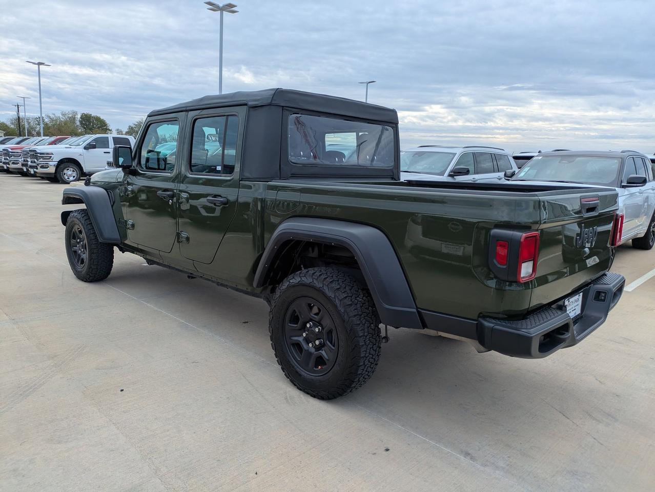 2023 Jeep Gladiator Sport Castroville TX