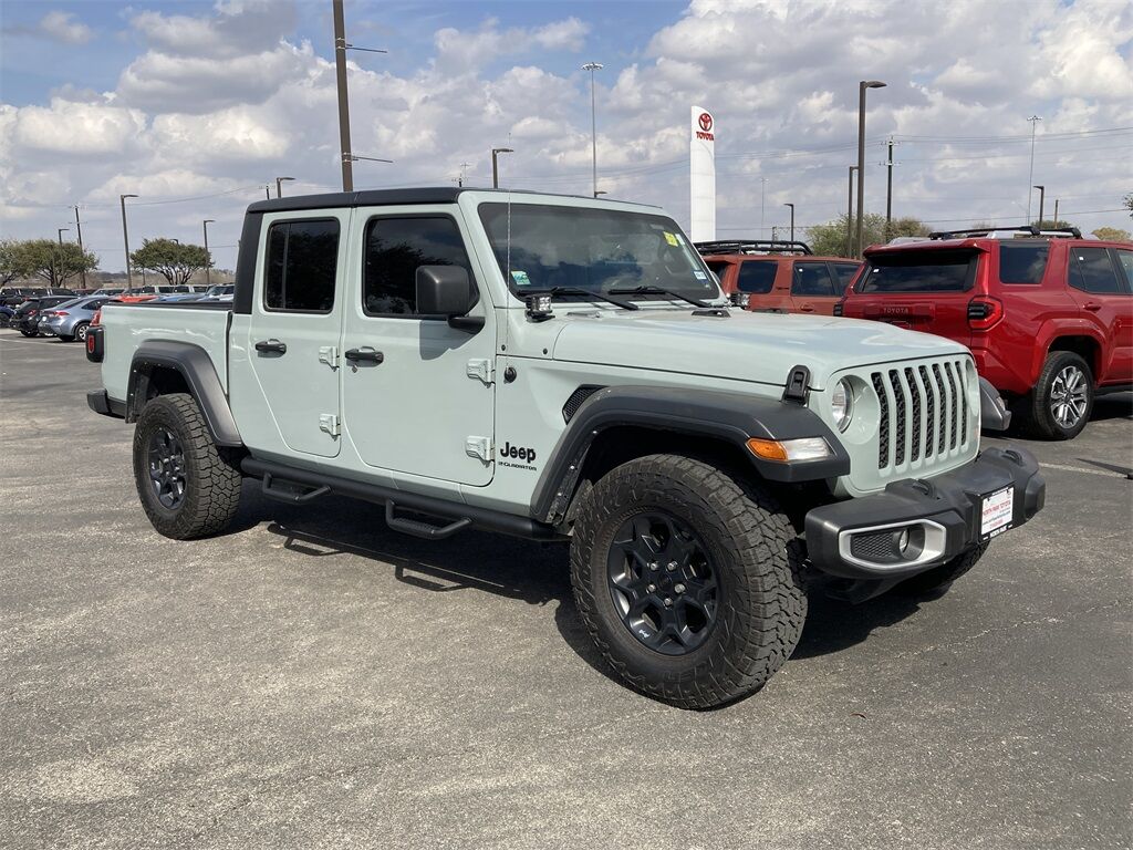 2023 Jeep Gladiator Sport