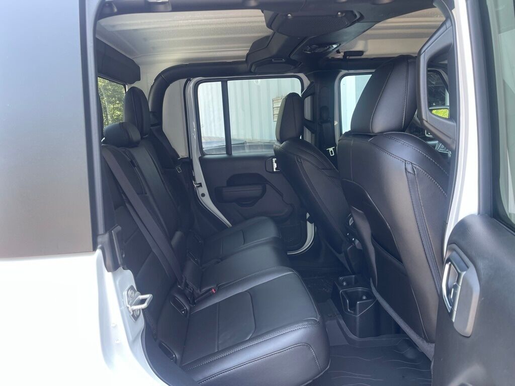 2023 Jeep Gladiator WILLYS 4X4 Orange MA