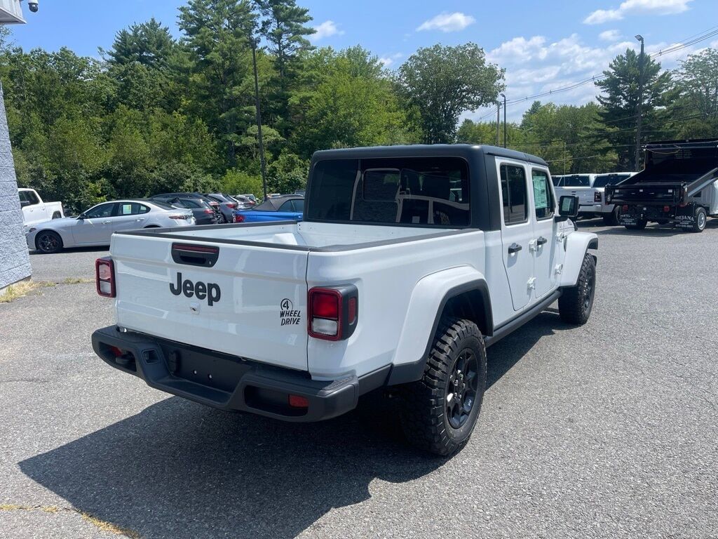 2023 Jeep Gladiator Willys Orange MA