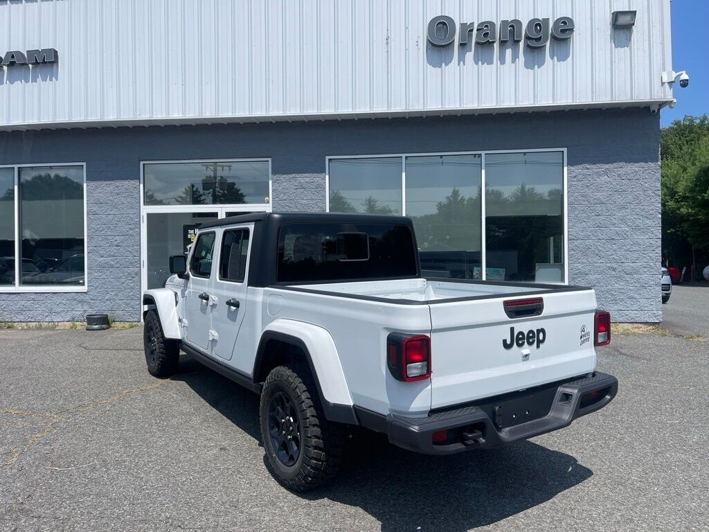 2023 Jeep Gladiator Willys Orange MA