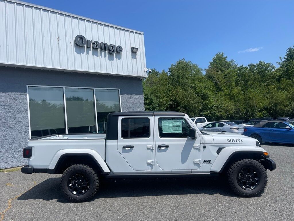 2023 Jeep Gladiator Willys Orange MA