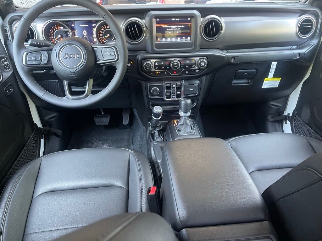 2023 Jeep Gladiator Willys Orange MA