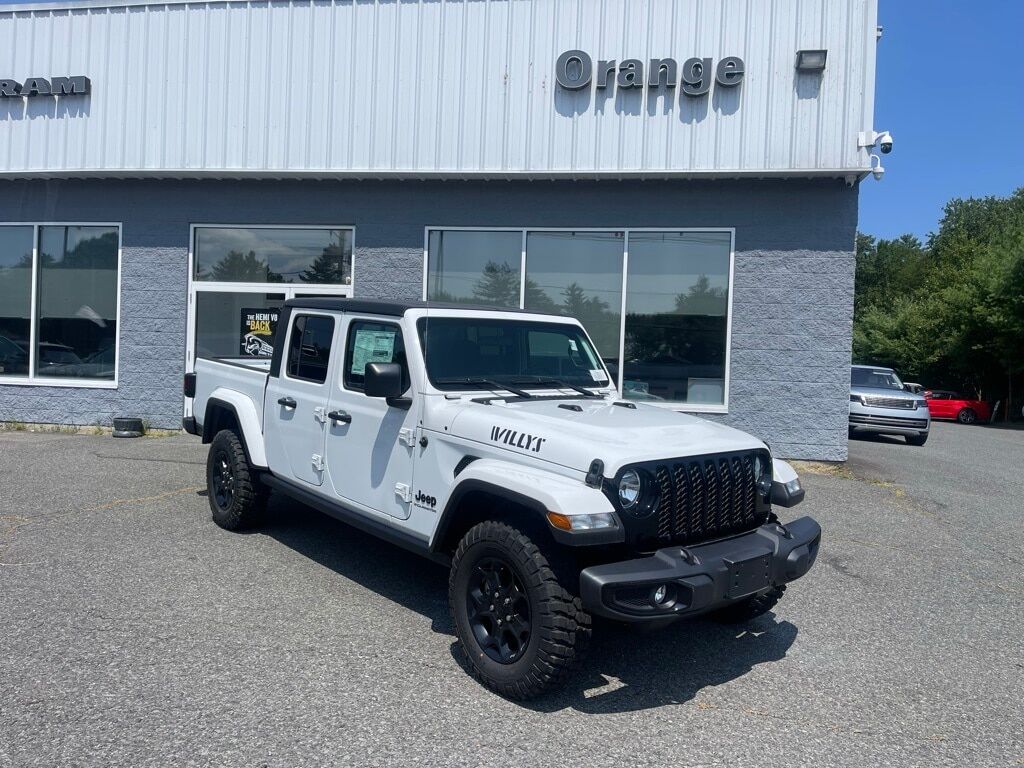 2023 Jeep Gladiator Willys Orange MA