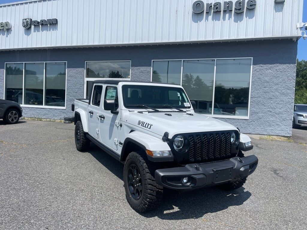 2023 Jeep Gladiator Willys Orange MA