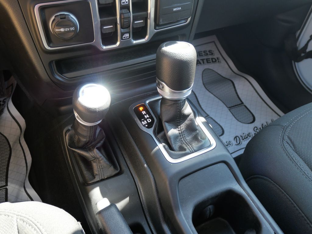 2023 Jeep Gladiator WILLYS - Photo 26