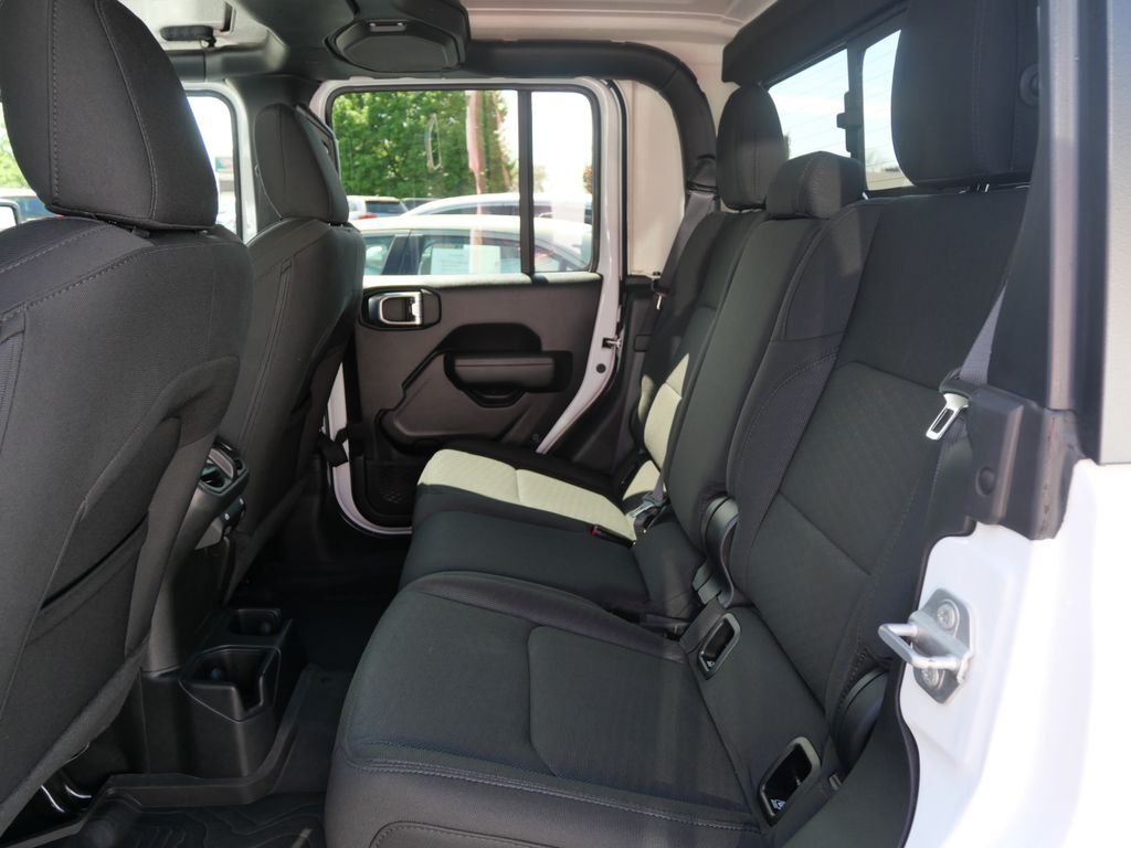 2023 Jeep Gladiator WILLYS - Photo 10