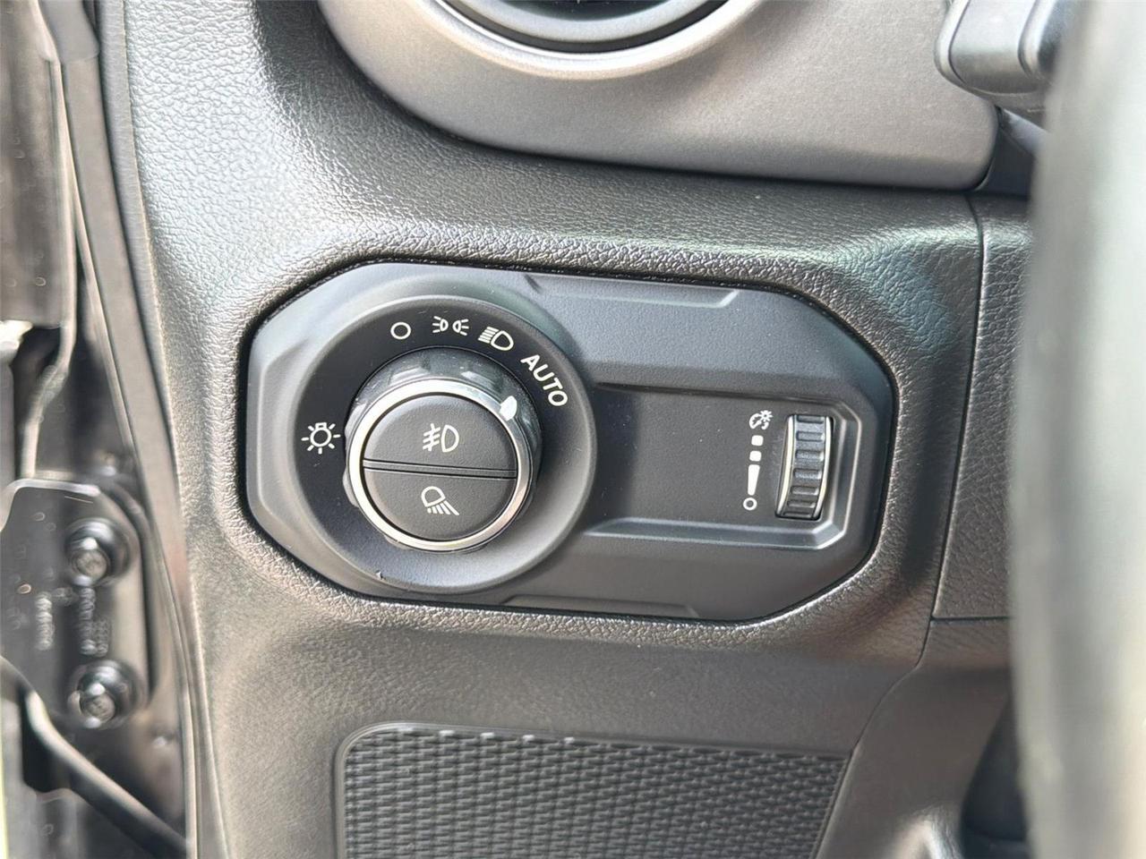 2023 Jeep Gladiator Willys Hagerstown MD