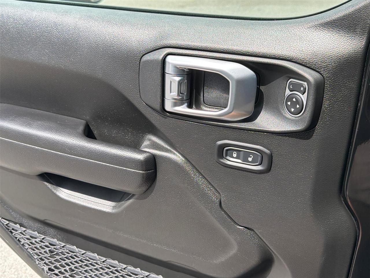 2023 Jeep Gladiator Willys Hagerstown MD