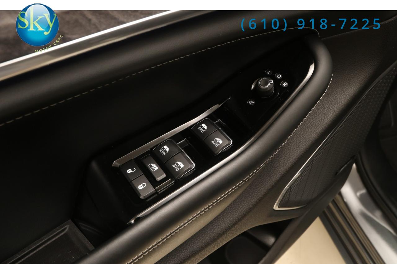 2023 Jeep Grand Cherokee 4WD Overland West Chester PA