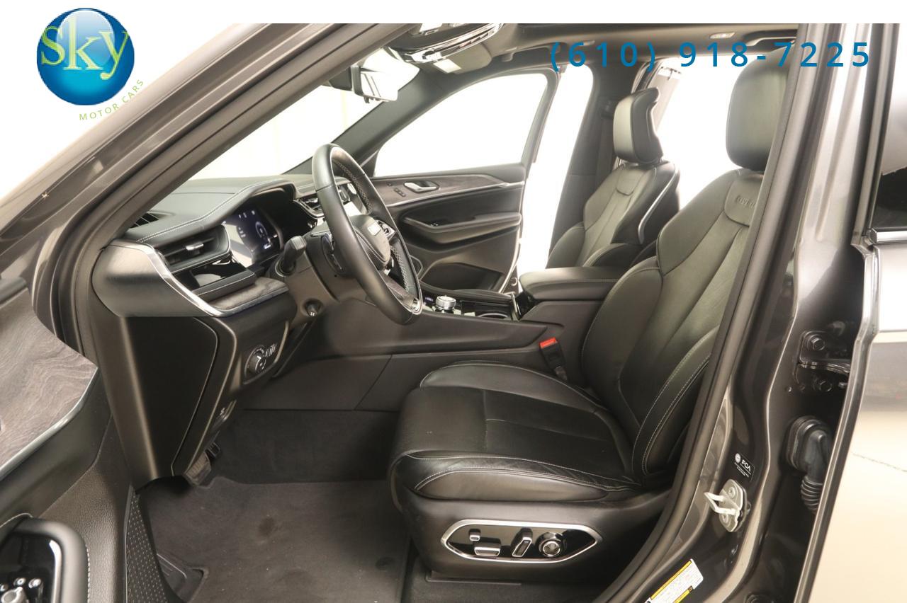 2023 Jeep Grand Cherokee 4WD Overland West Chester PA