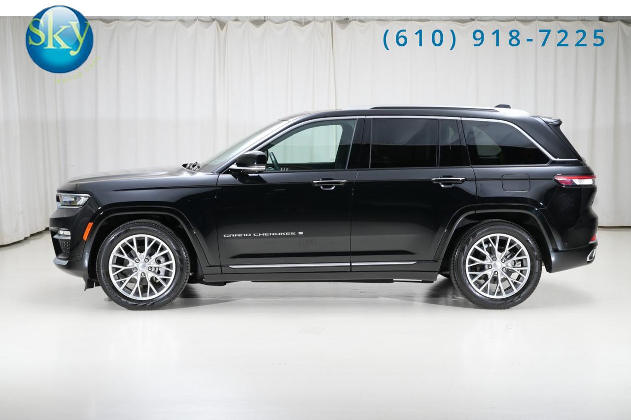 2023 Jeep Grand Cherokee 4WD Summit