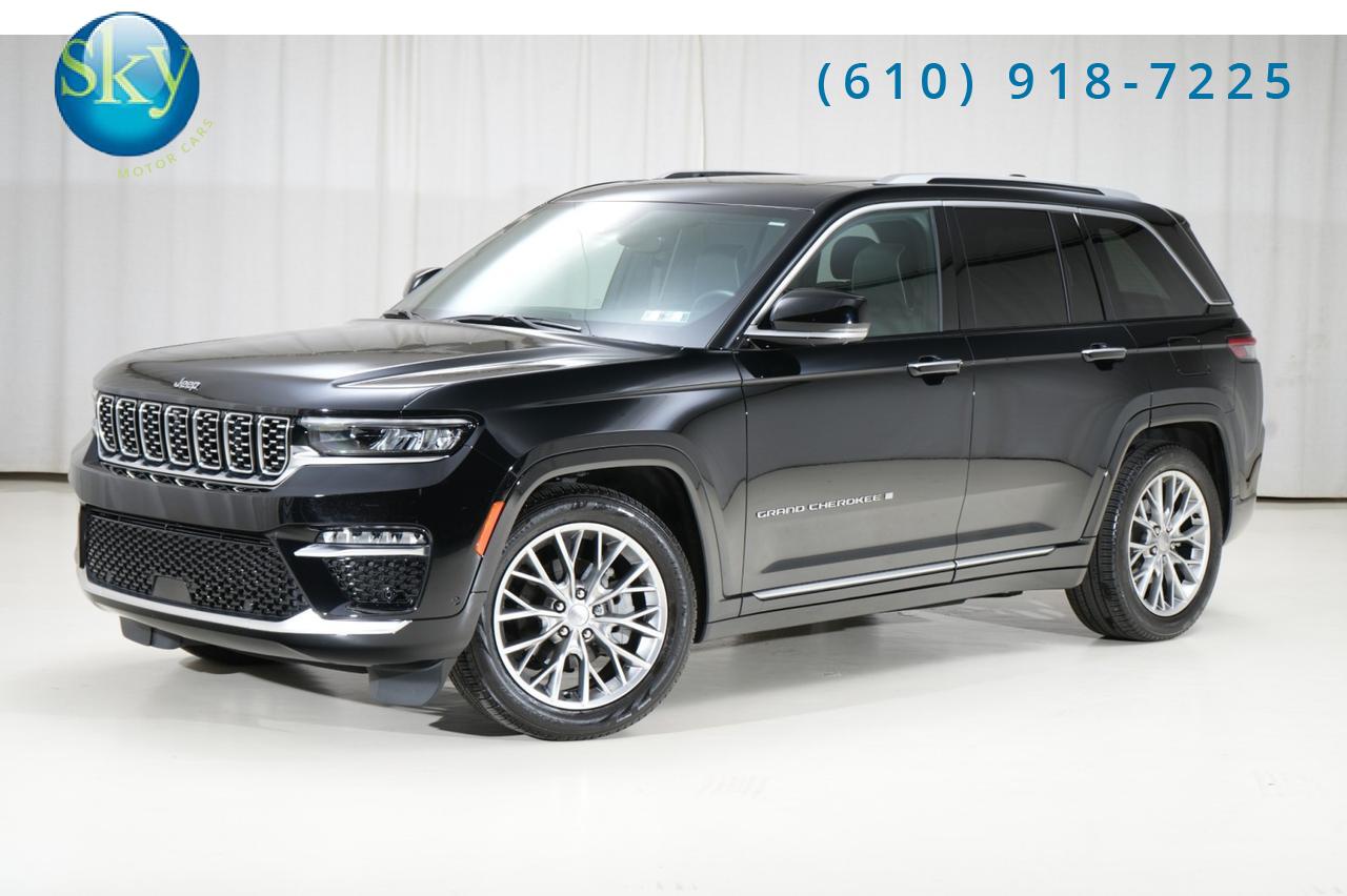 2023 Jeep Grand Cherokee 4WD Summit